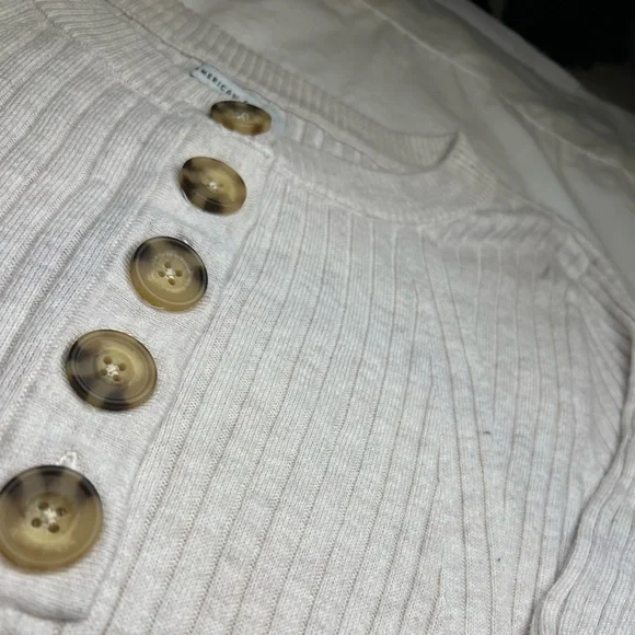 American Eagle Creme sweater - Picture 6 of 10